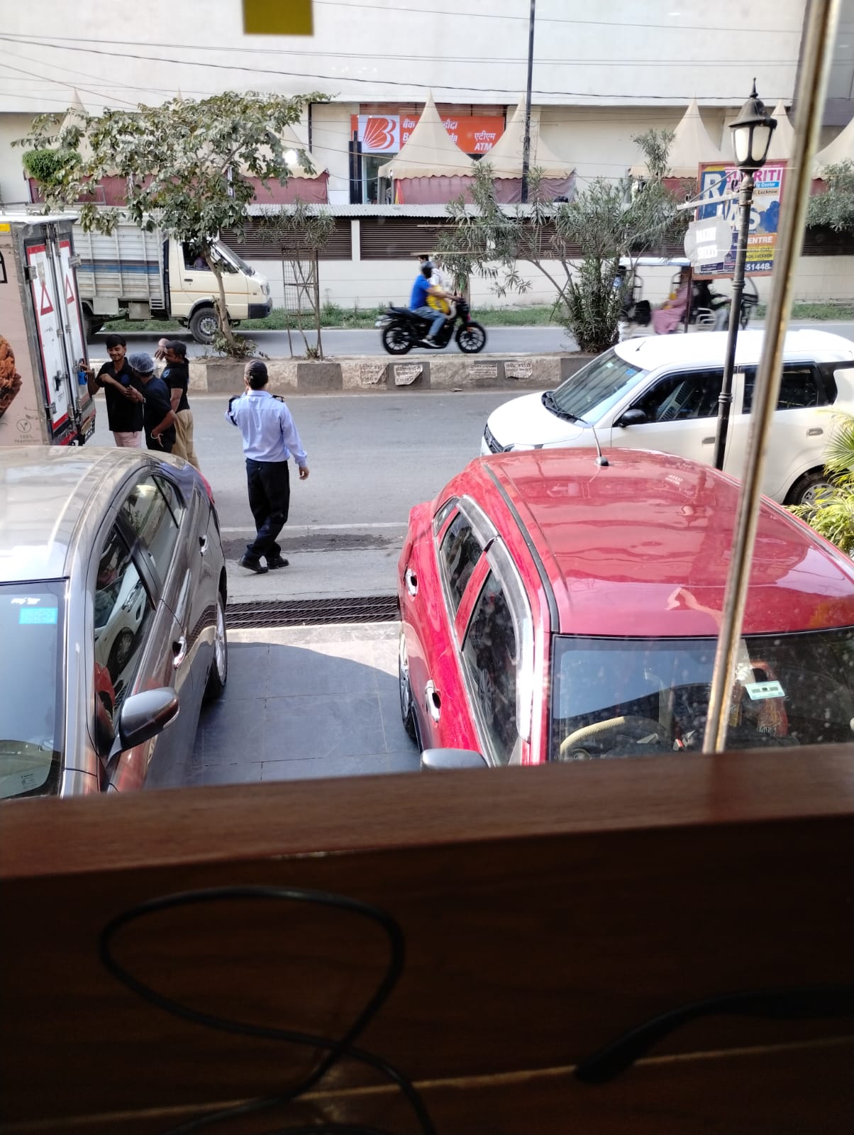 Lucknow airport pickup — private car photo